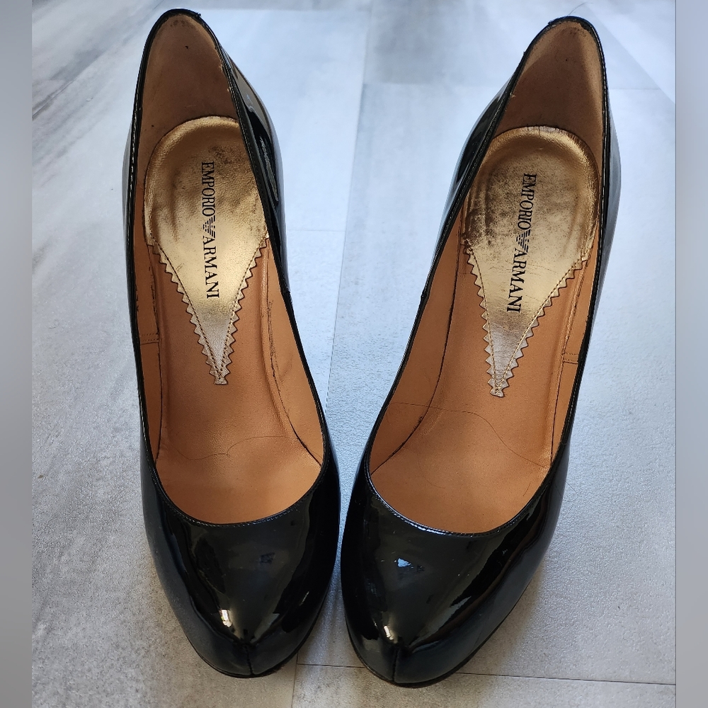 Beautiful black Emporio Armani size 36.5eu / 6.5us pumps
